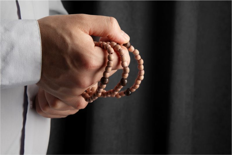 Youth Week: The Reading of The Noble Prophetic Hadith Concerning Zakah and Charity. 
